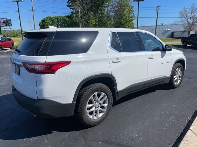 Used 2018 Summit White Chevrolet LS image 4