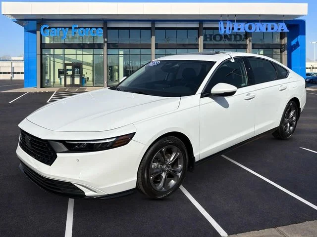 Certified Used 2023 Platinum White Pearl Honda EX-L image 4