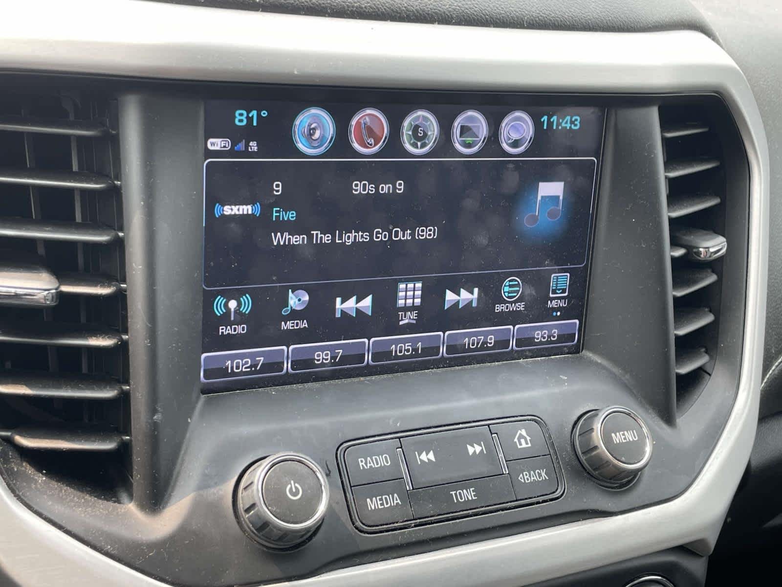 Used 2019 SMOKEY QUARTZ METALLIC GMC SLT image 25