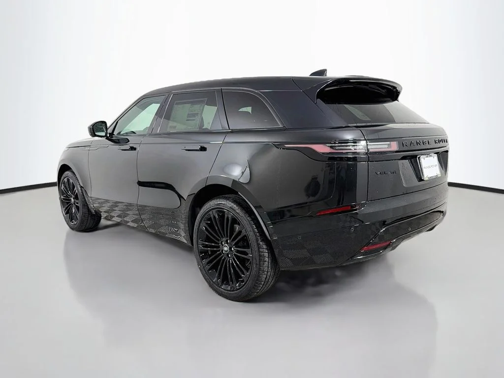 New 2026 Santorini Black Land Rover Belgravia Edition image 7