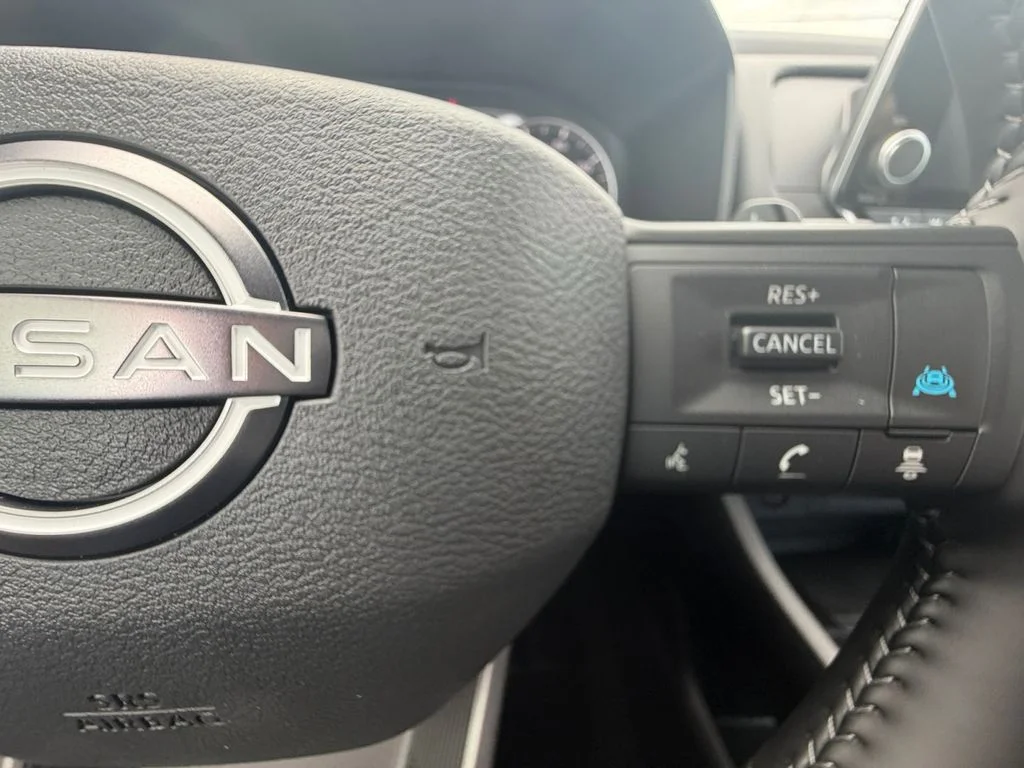 New 2026 Everest White Pearl TriCoat Nissan SV image 25