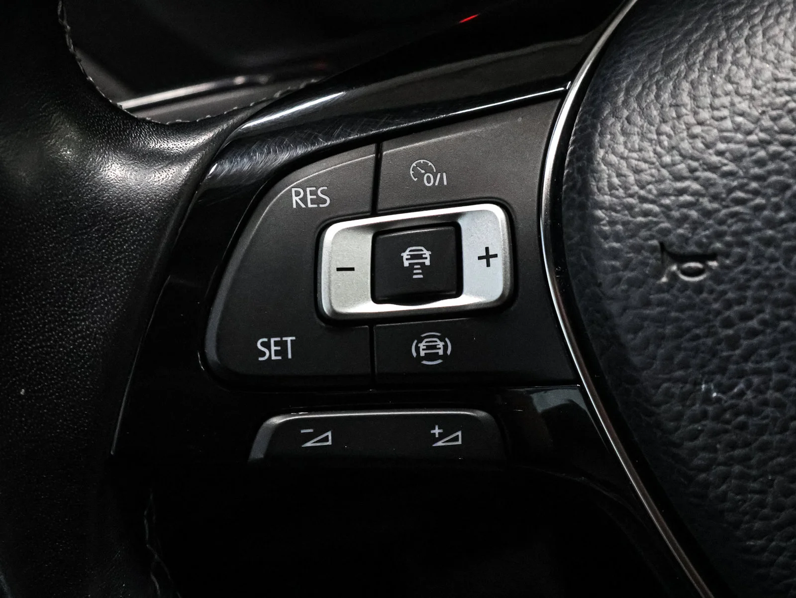 2021 Volkswagen Tiguan SE R-LINE BLACK - Photo 34