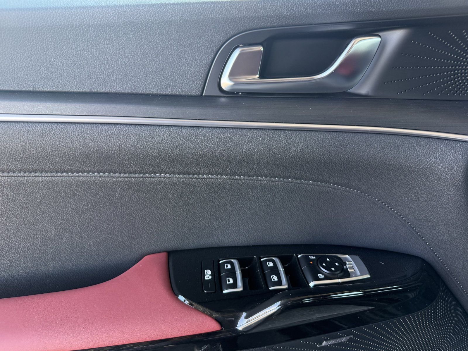 New 2026 Aurora Black Pearl Kia GT-Line FWD image 9