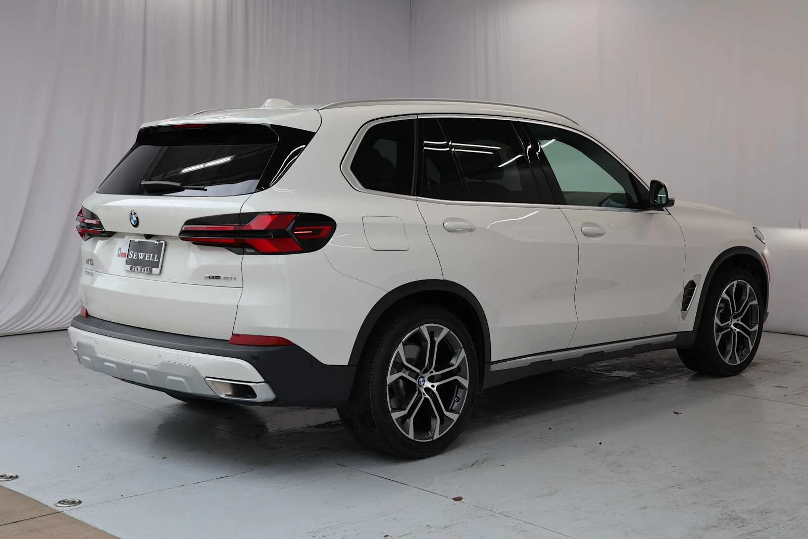 Certified Used 2026 Alpine White BMW sDrive40i image 8