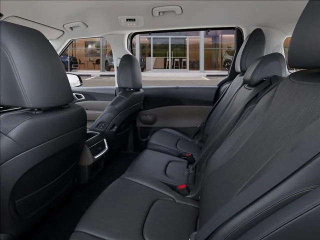 2025 Kia Carnival EX - Photo 18