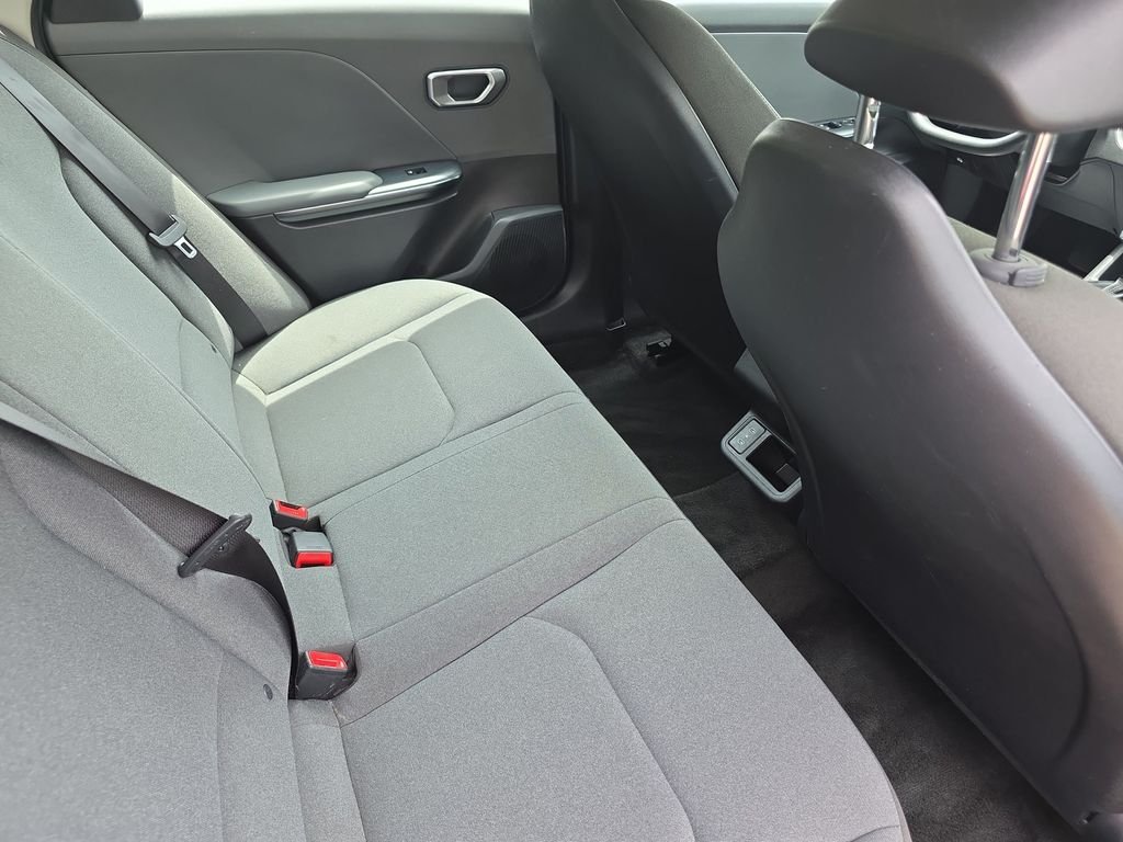 2025 Kia K4 LXS - Photo 16
