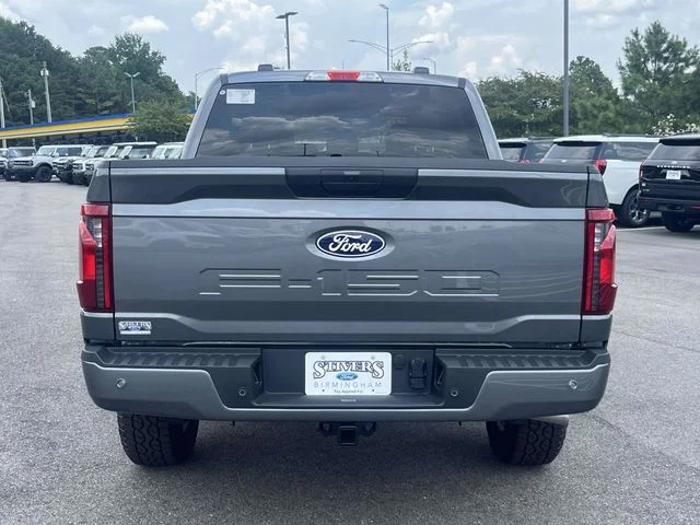 New 2026 Gray Ford XLT image 4