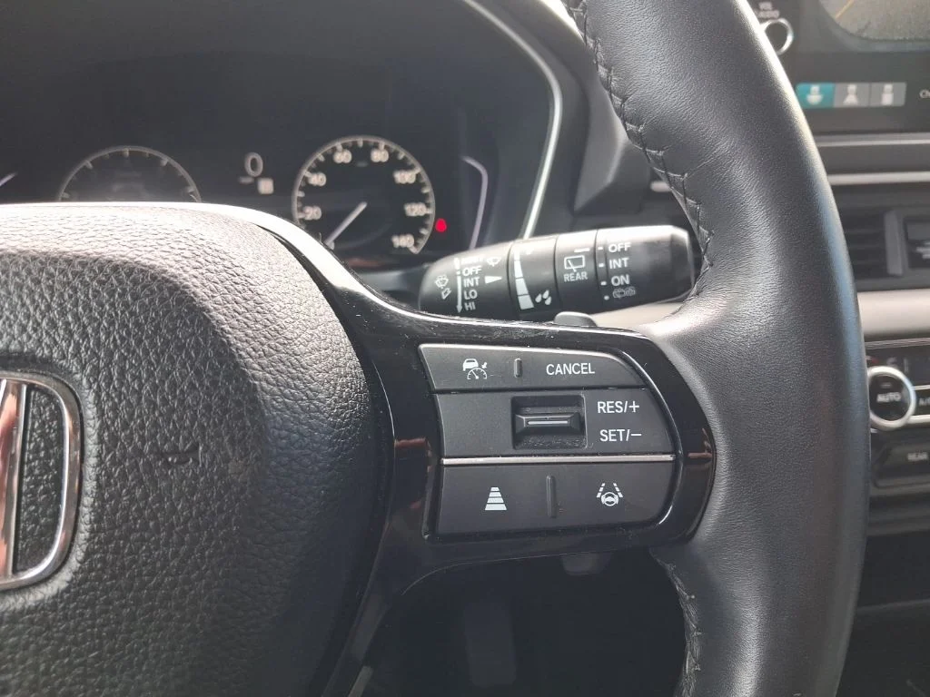 Used 2023 Blue Honda EX-L image 32