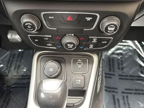 Used 2020 Gray Jeep Latitude image 17