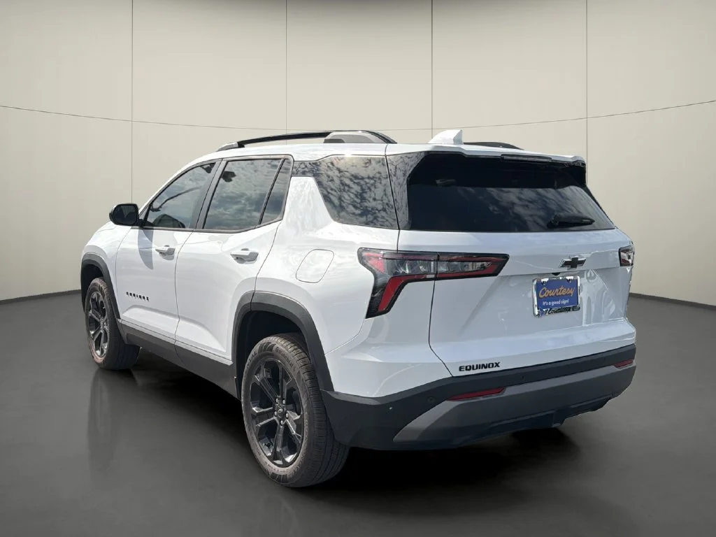 New 2027 Summit White Chevrolet LT image 5
