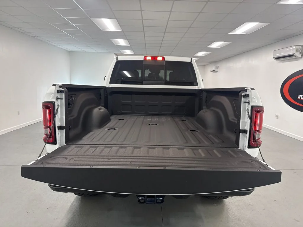 New 2026 Bright White Clear-Coat Exterior Paint RAM Tradesman image 8