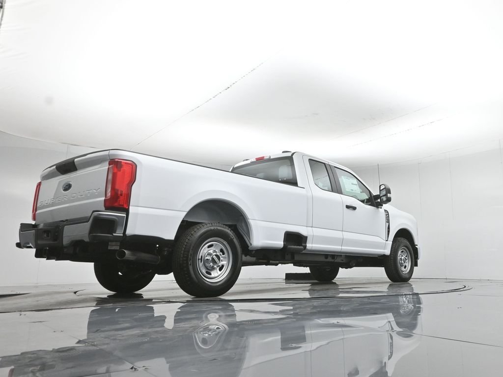 New 2026 Oxford White Ford XL image 42