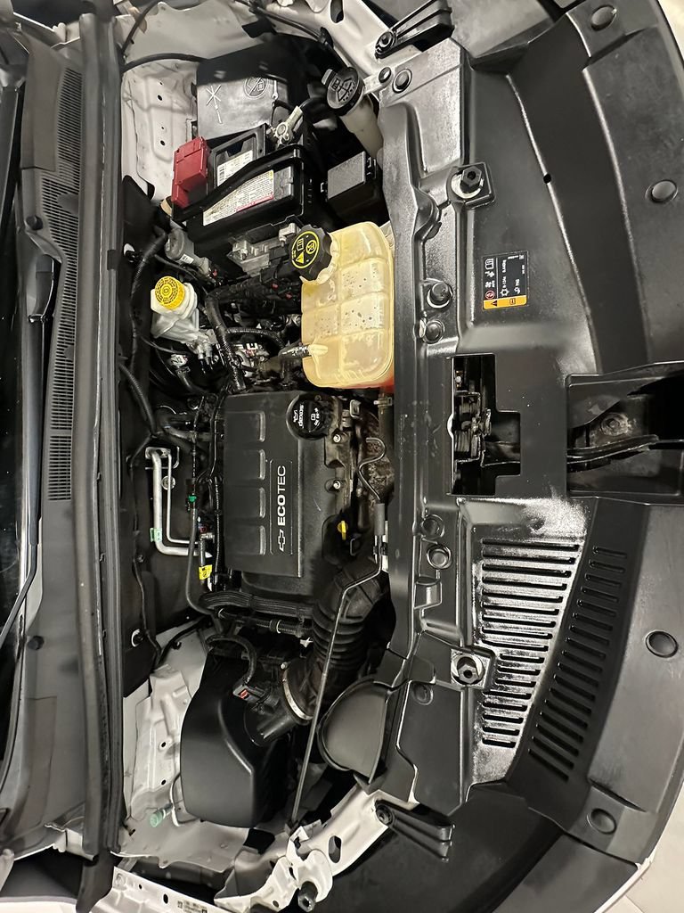 Used 2019 SUMMIT WHITE Chevrolet LS image 35
