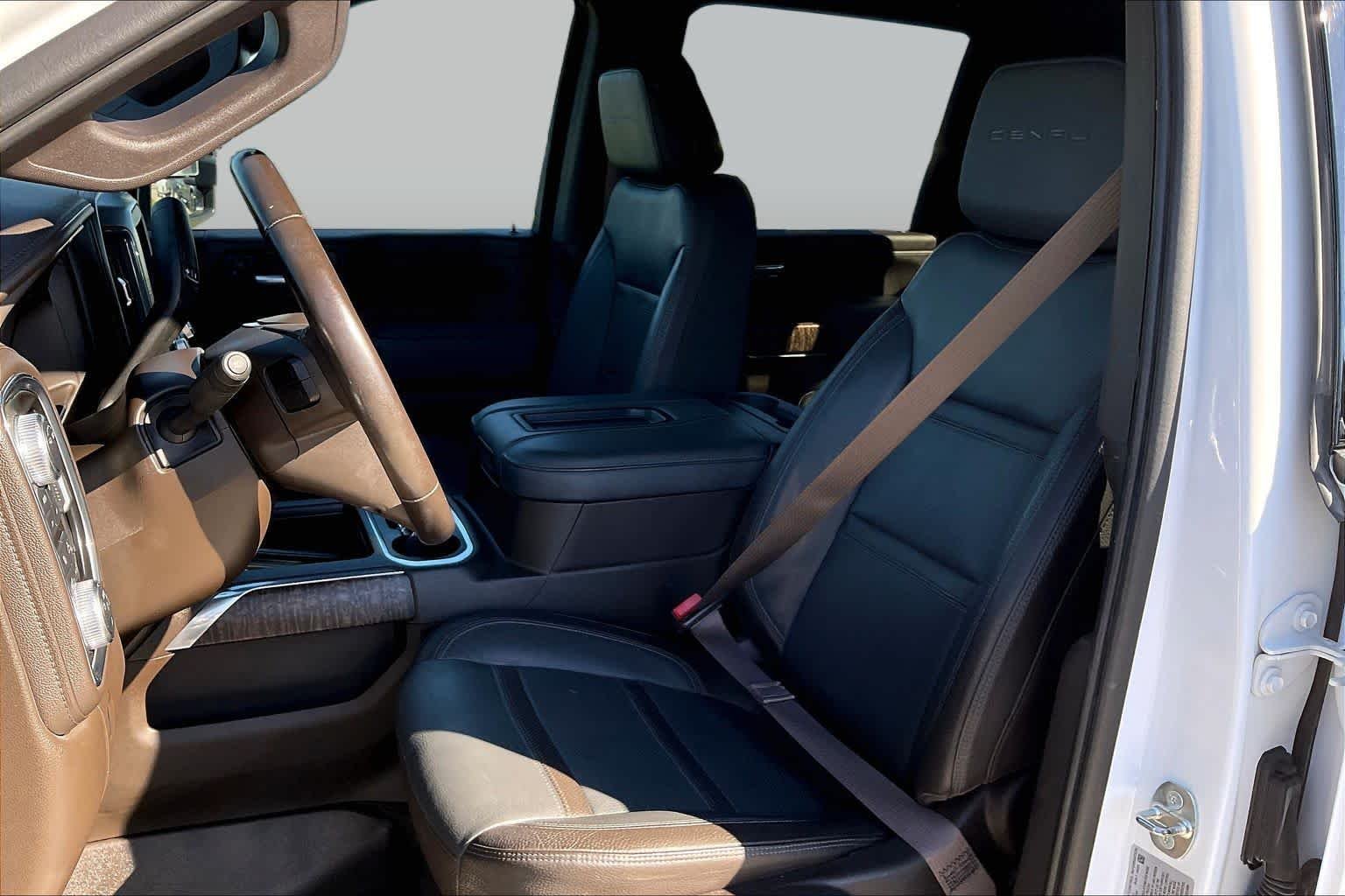 Used 2021 Summit White GMC Denali image 8