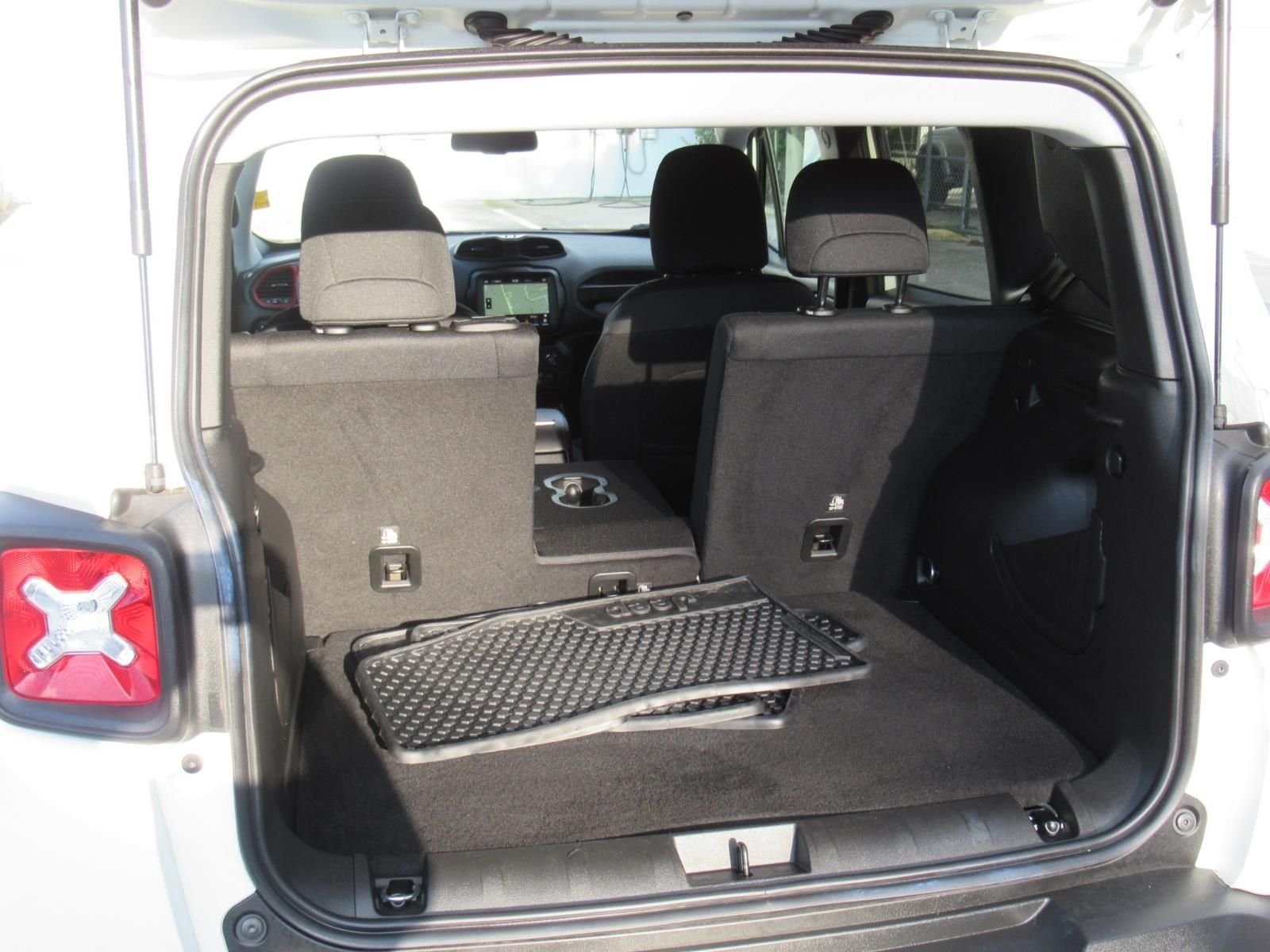 Certified Used 2022 White Jeep Trailhawk image 32