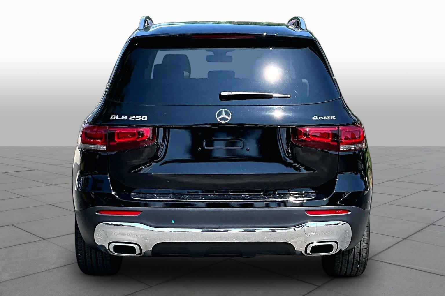 Used 2023 Night Black Mercedes-Benz GLB 250 image 5
