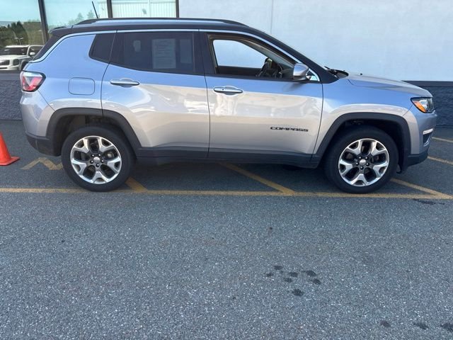 Used 2018 Silver Jeep Limited image 4