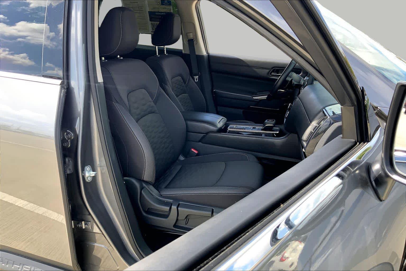 Used 2025 Gun Metallic Nissan SV image 9