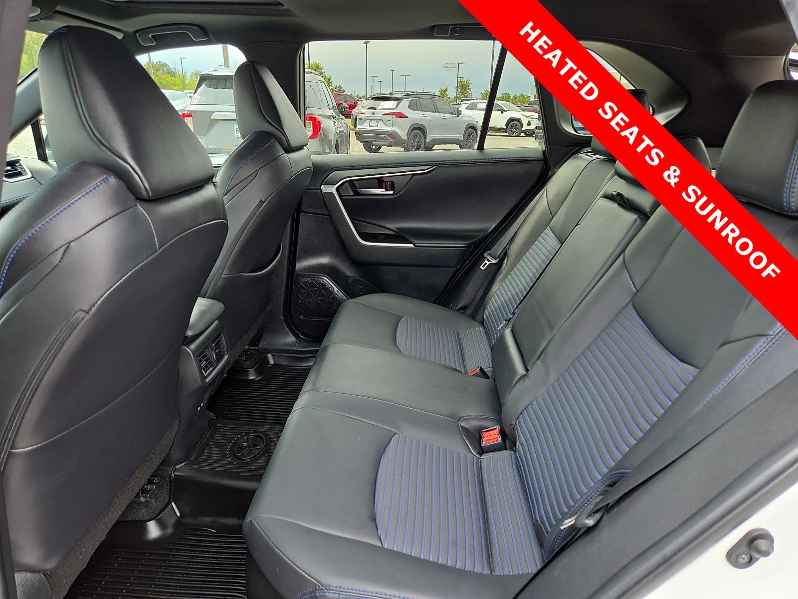 Used 2022 Blizzard Pearl/Midnight Black Metallic Toyota Hybrid XSE image 10