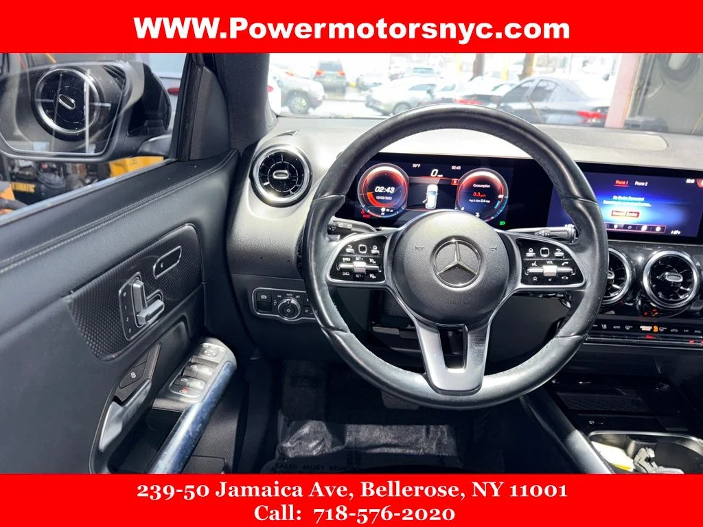 Used 2021 Black Mercedes-Benz GLA 250 image 21