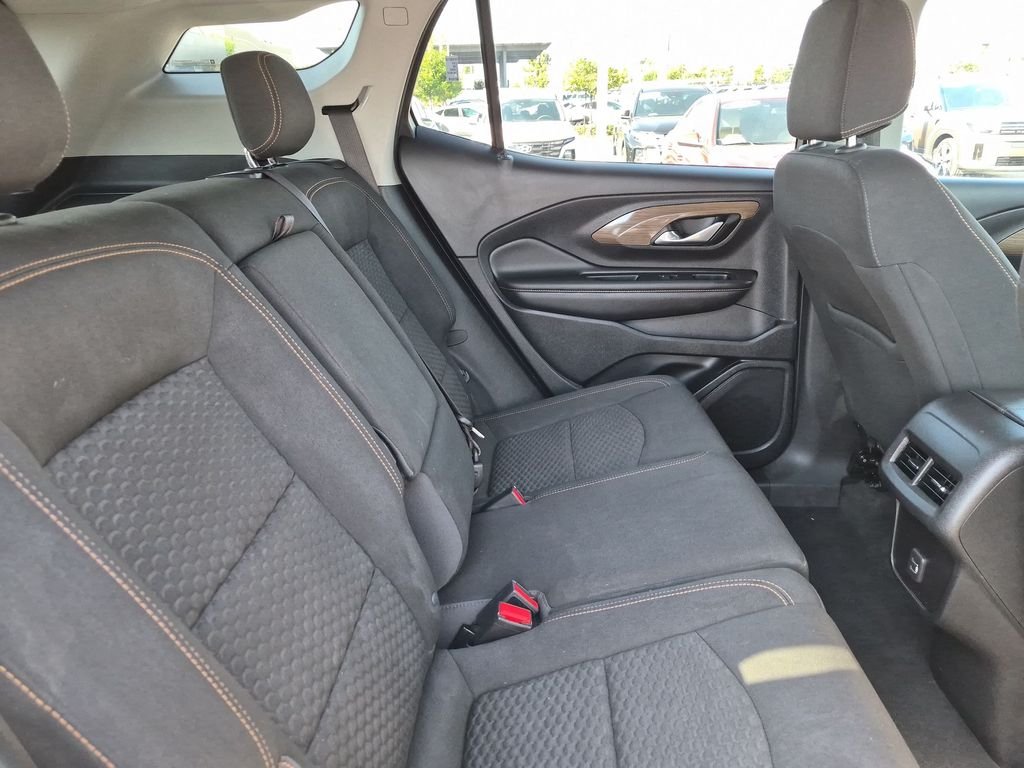 Used 2018 White GMC SLE image 30