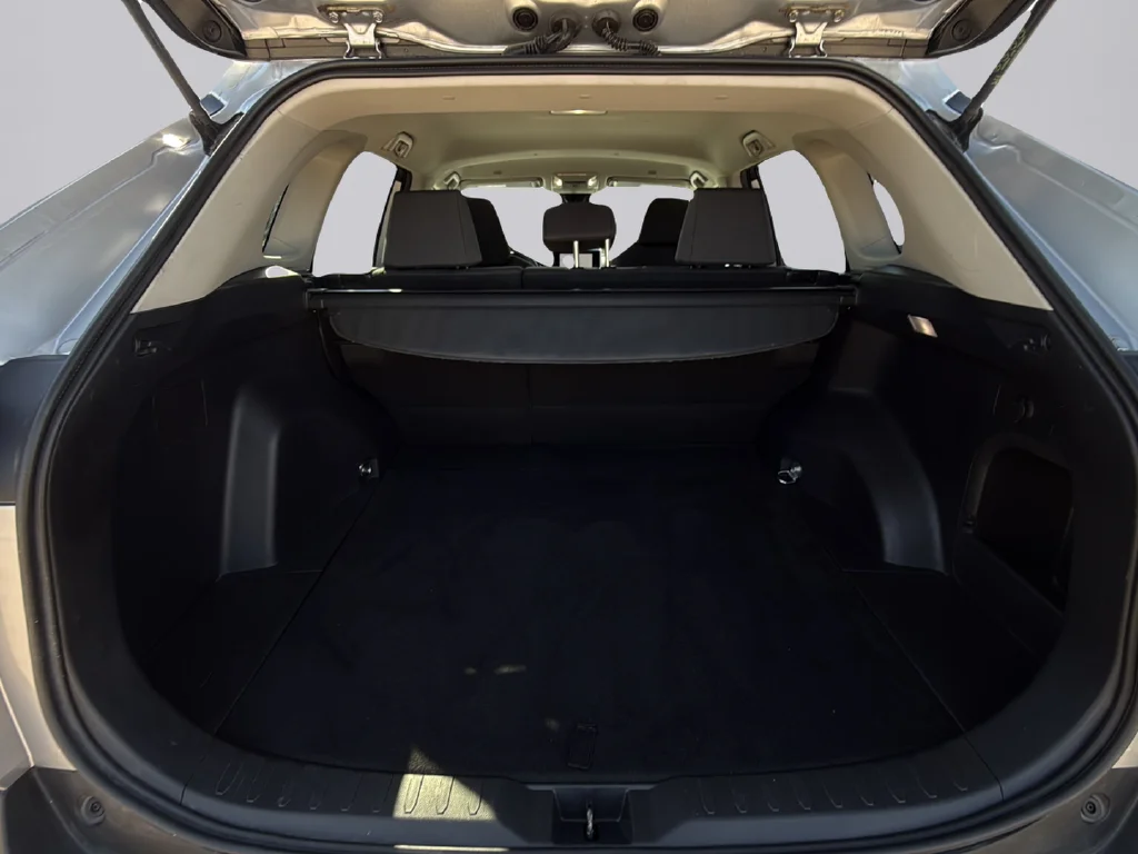 Used 2025 Silver Sky Metallic Toyota XLE image 29