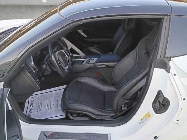 Used 2019 White Chevrolet Stingray image 19