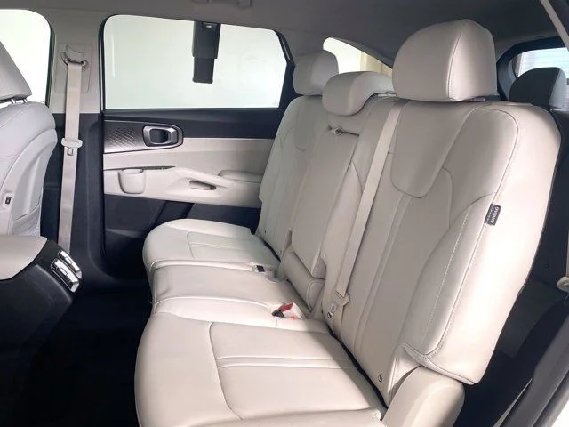 New 2026 Snow White Pearl Kia EX image 33