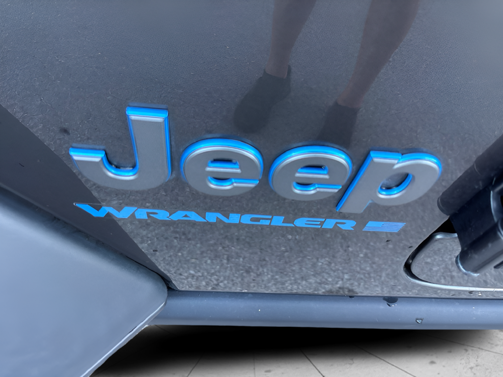 Used 2023 Gray Jeep Rubicon 4xe image 40