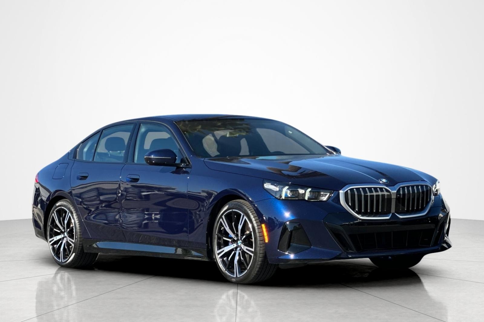 Used 2025 Tanzanite Blue II Metallic BMW 530i xDrive image 7