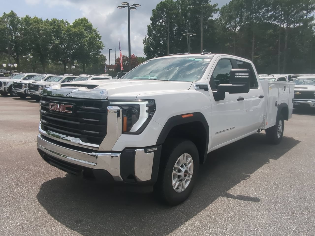 New 2026 Summit White GMC Pro image 4