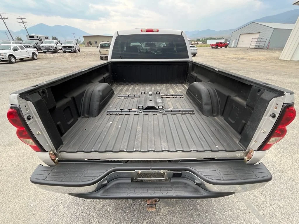 Used 2006 Tan Chevrolet Work Truck image 17