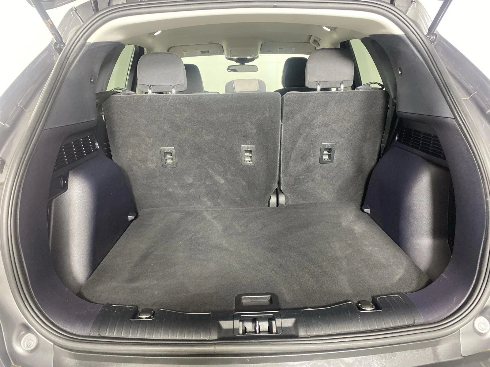 Used 2022 Carbonized Gray Ford SE image 24