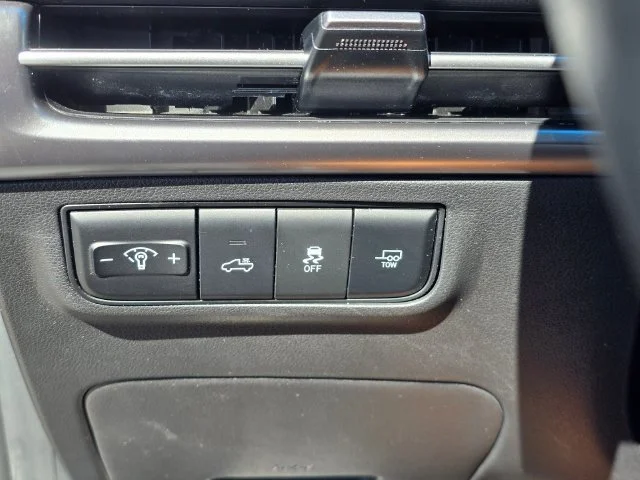Used 2025 Black Hyundai XRT image 19