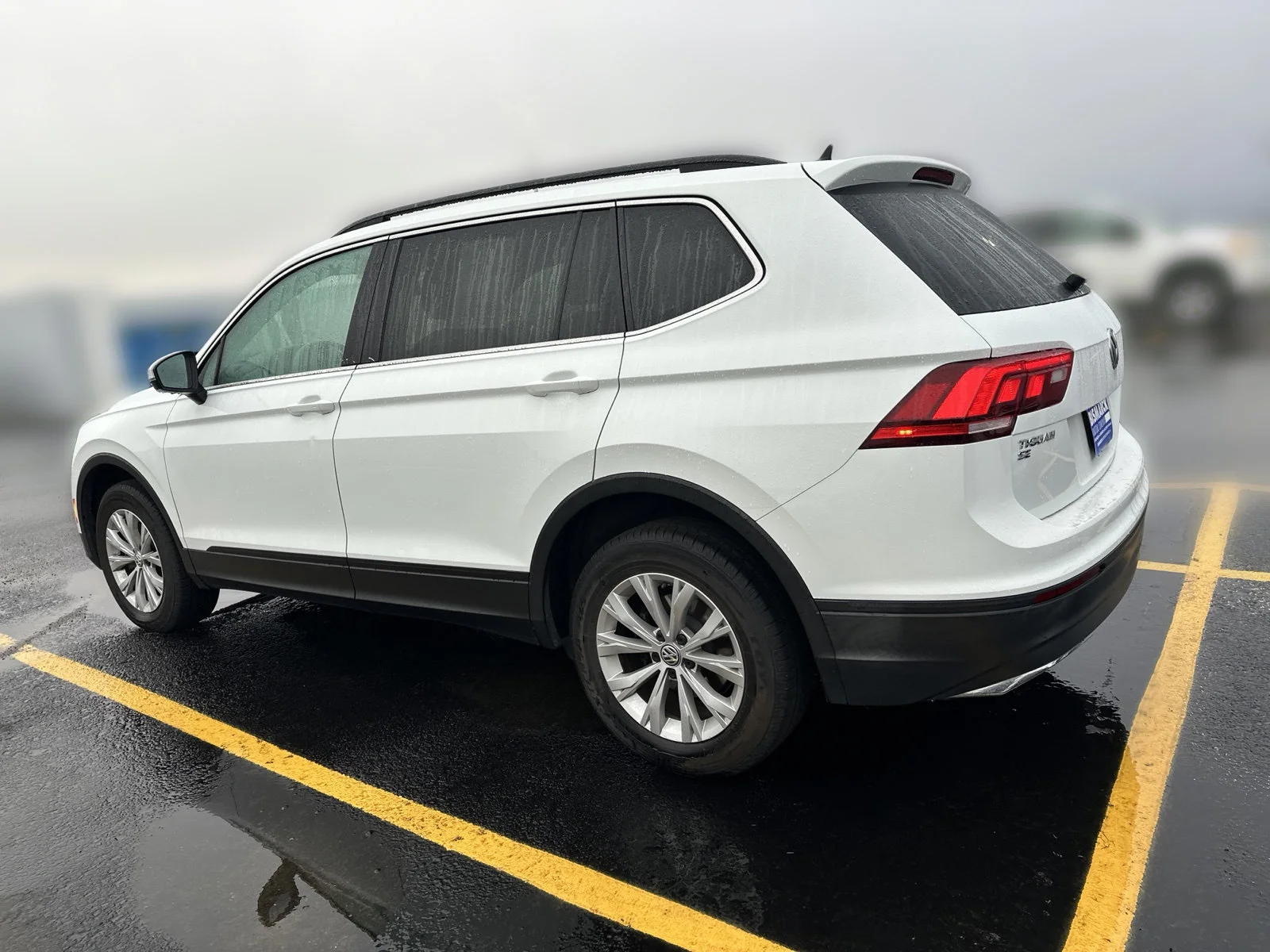 Used 2019 White Volkswagen 2.0T SE image 4