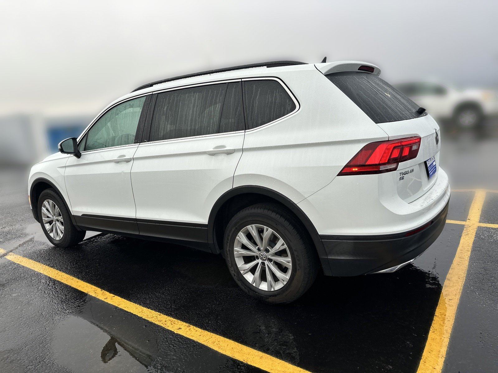 Used 2019 White Volkswagen 2.0T SE image 4