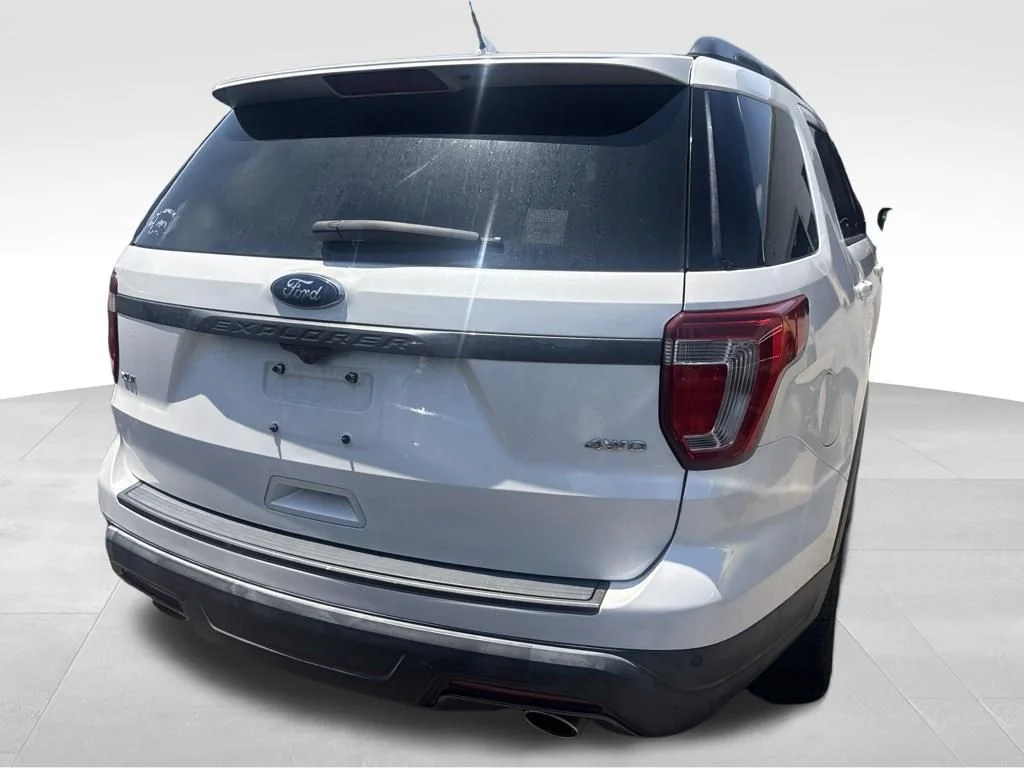 Used 2018 White Ford XLT image 14