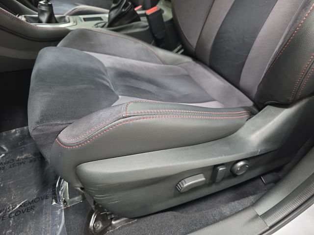 Used 2023 Ice Silver Metallic Subaru Limited image 28