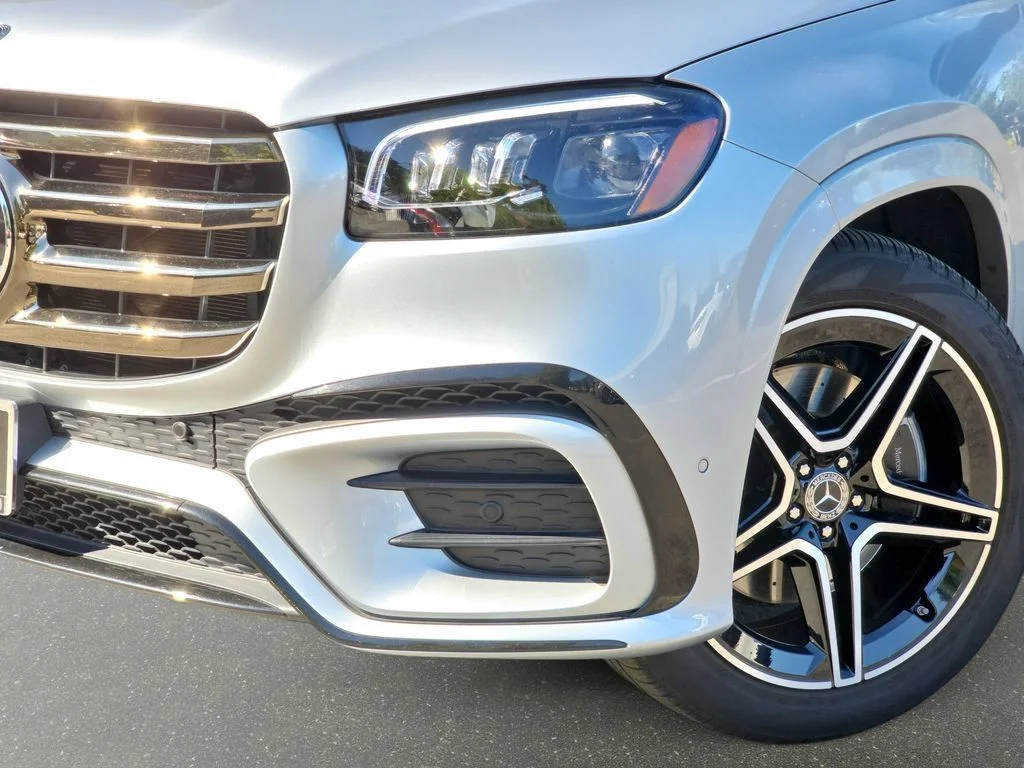Used 2025 Cirrus Silver Metallic Mercedes-Benz GLS 450 image 36
