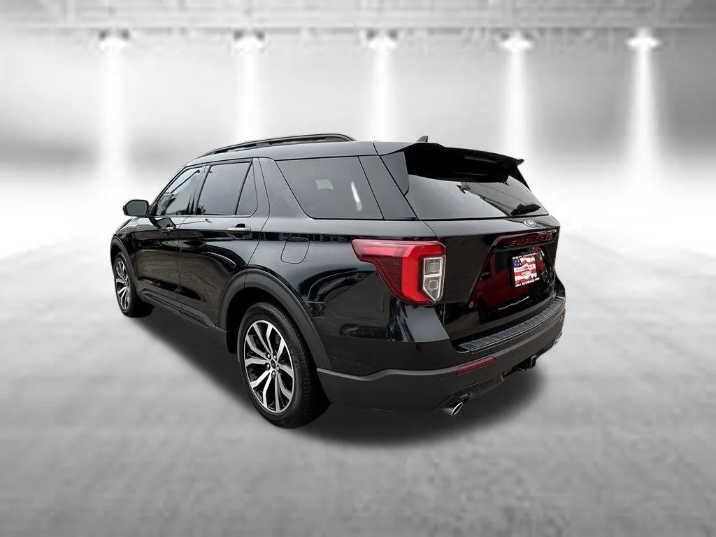 Used 2024 Black Metallic Ford ST-Line image 7