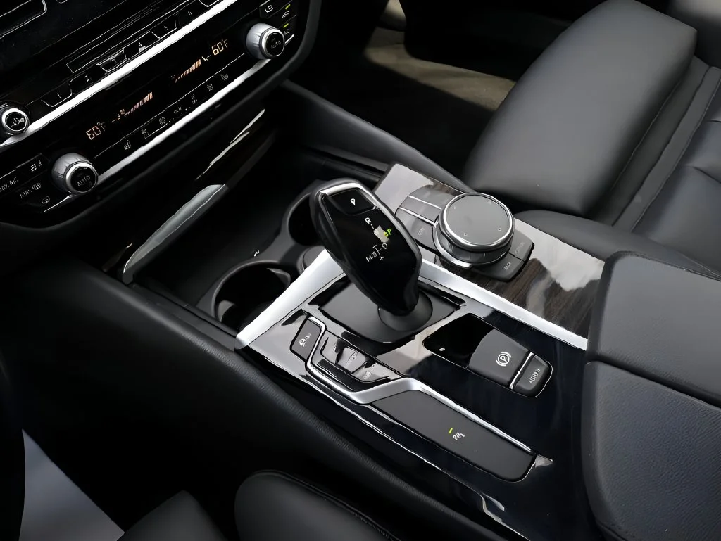Used 2019 Gray BMW 530i xDrive image 28