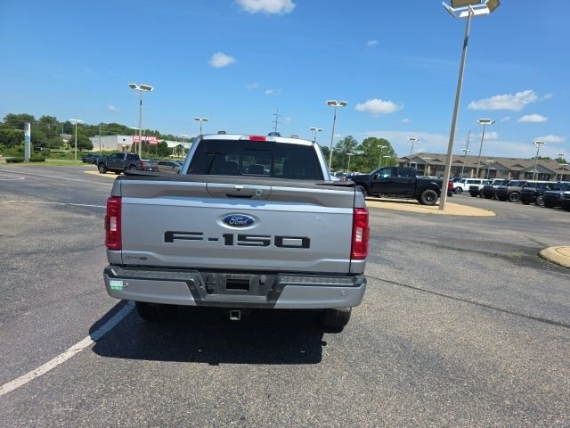 Used 2023 Silver Ford XLT image 4