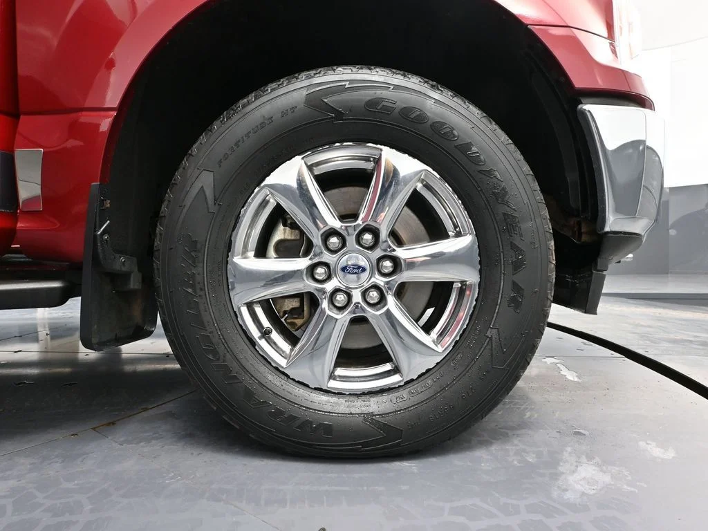 Used 2018 Red Ford XLT image 18