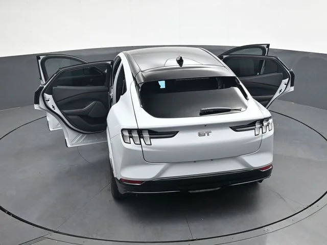 Used 2023 White Ford GT image 40