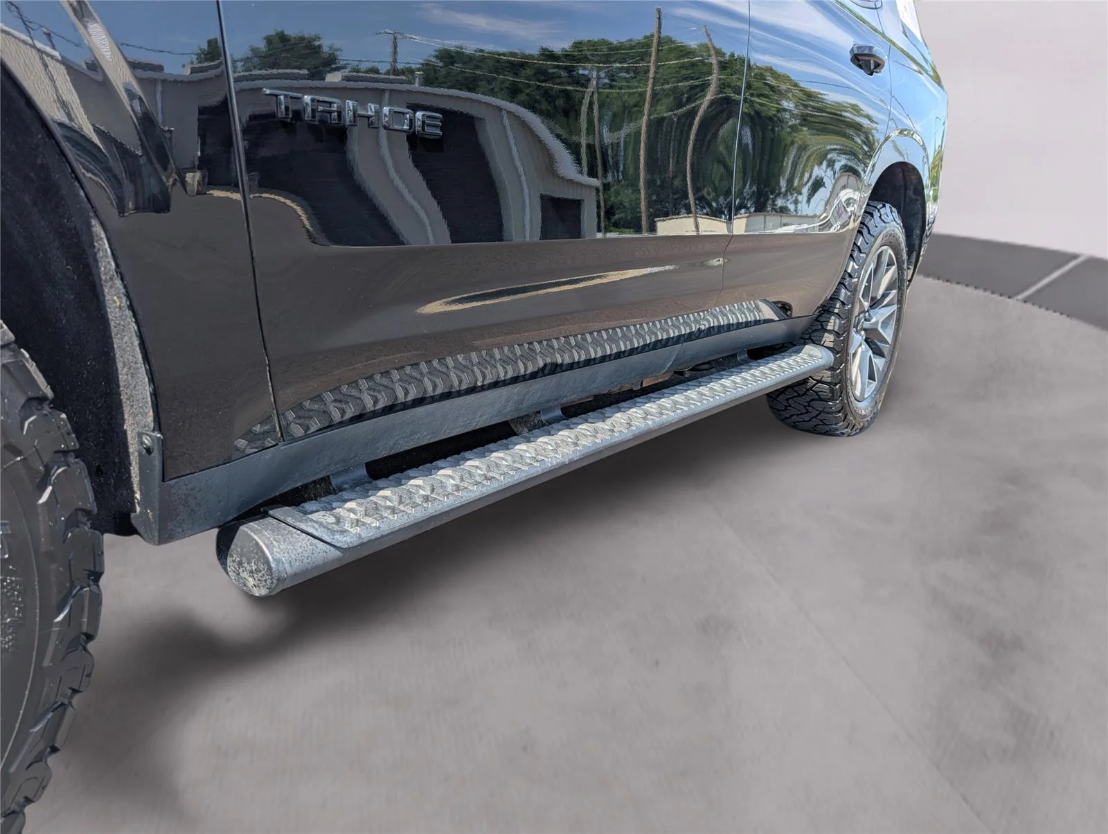 Used 2022 Black Chevrolet Z71 image 37