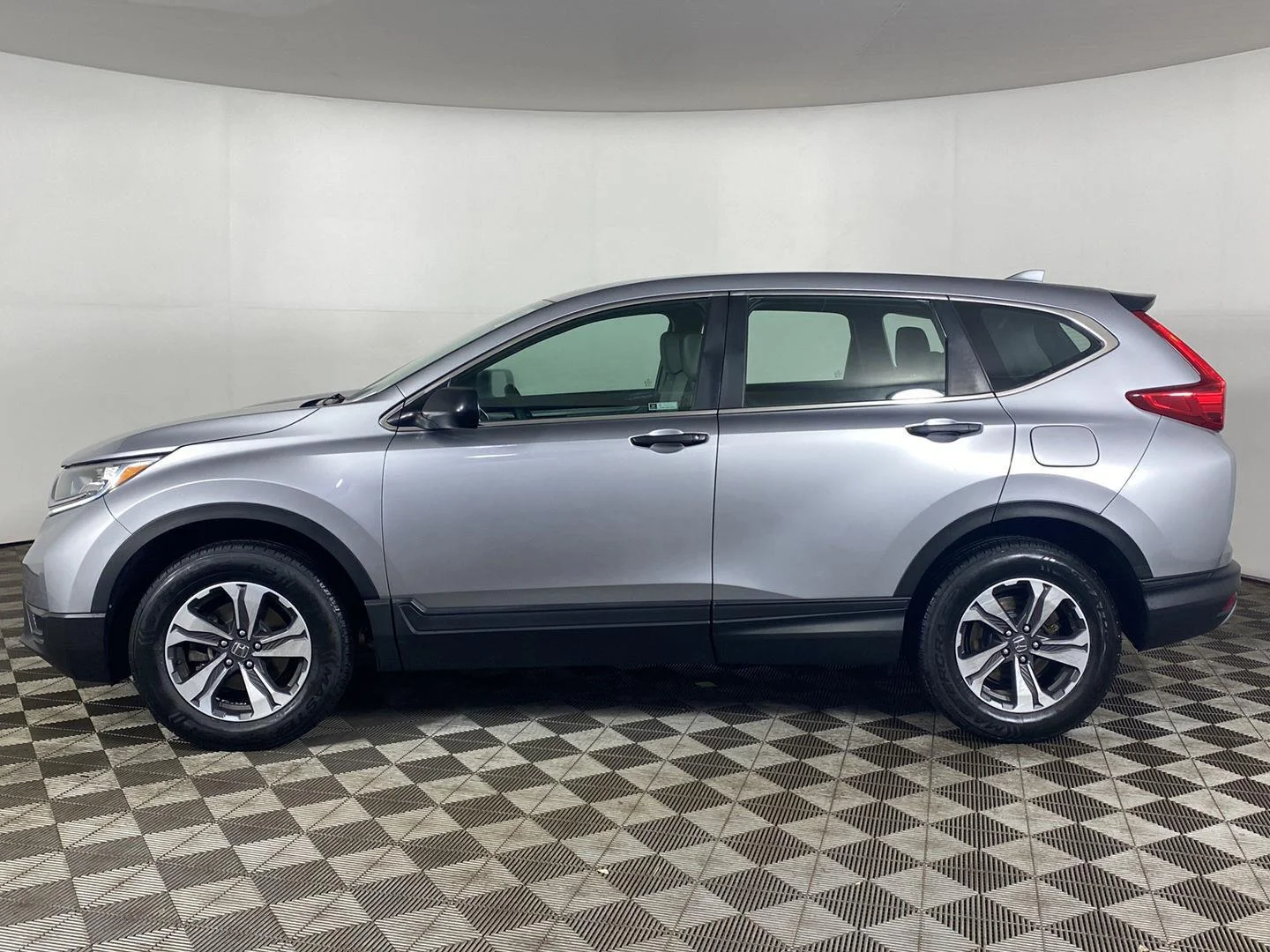 Used 2018 Lunar Silver Metallic Honda LX image 9