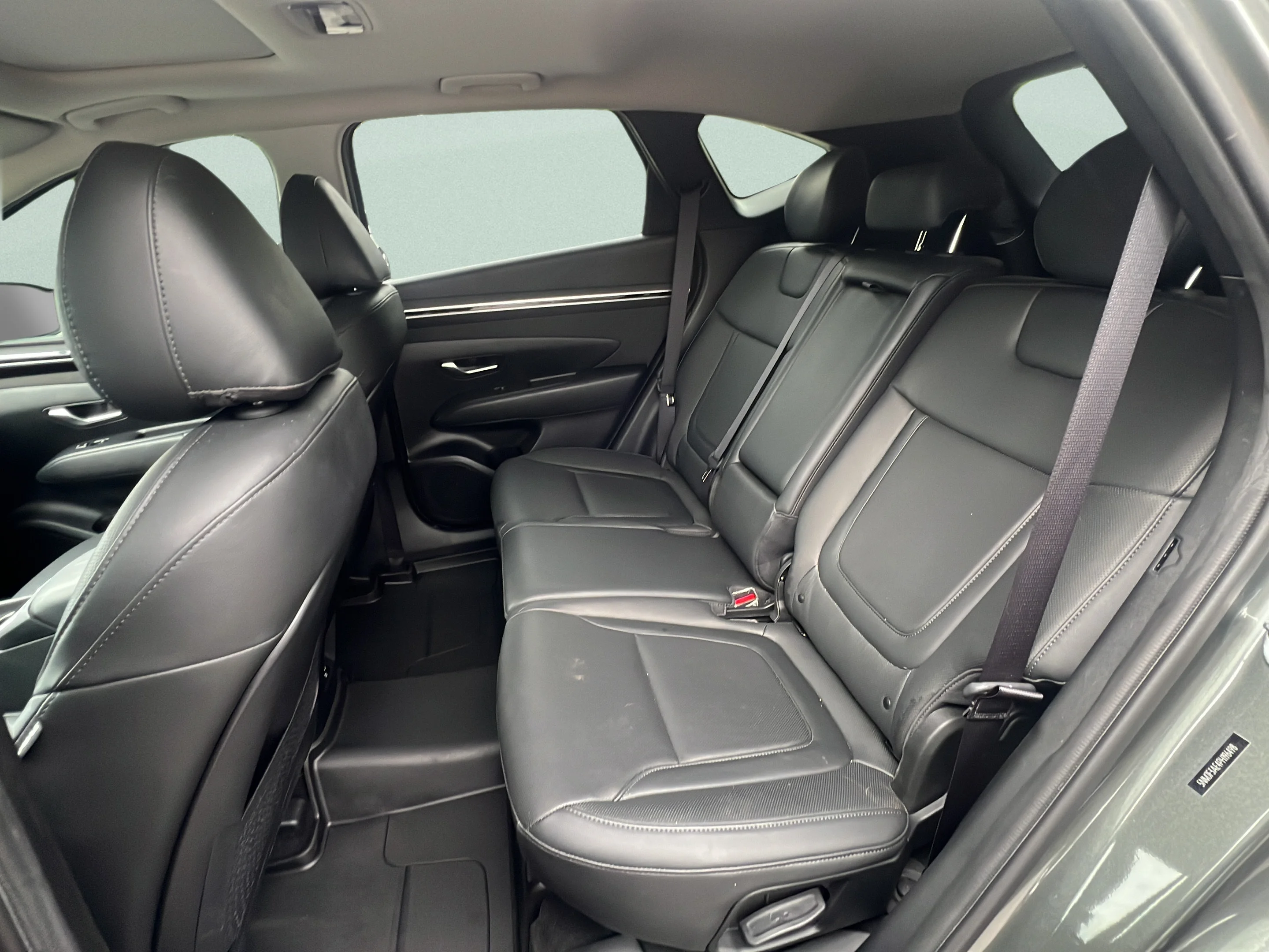 Used 2023 Amazon Gray Hyundai SEL image 10