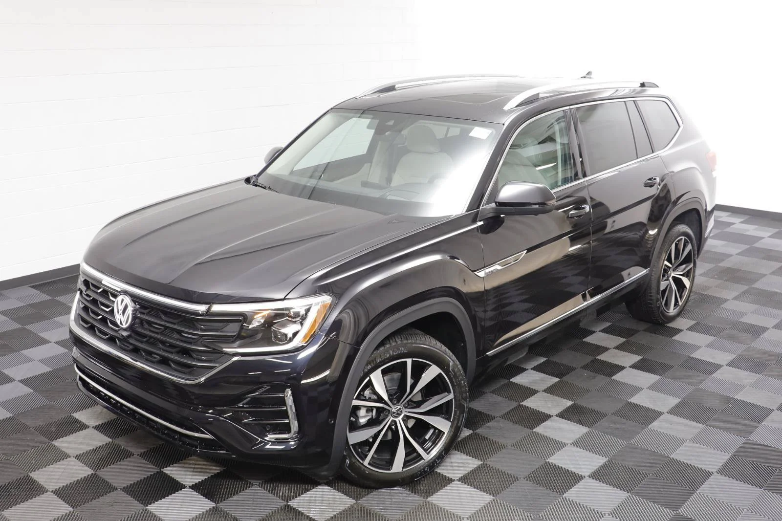 2026 Volkswagen Atlas SEL Premium R-Line - Photo 2
