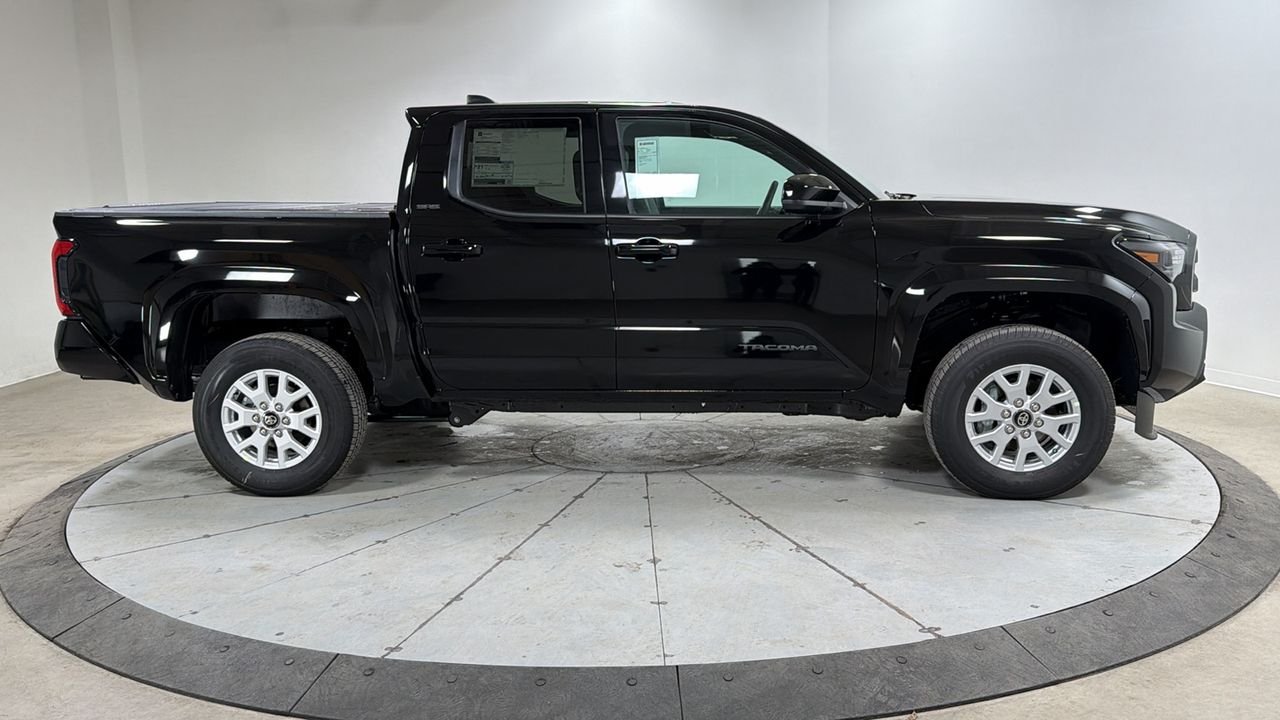 2026 Toyota Tacoma SR5 - Photo 6