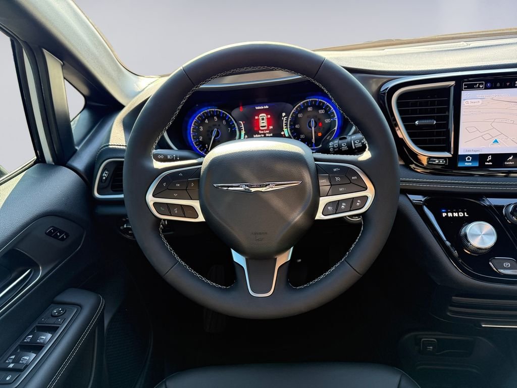 2026 Chrysler Pacifica Select - Photo 14